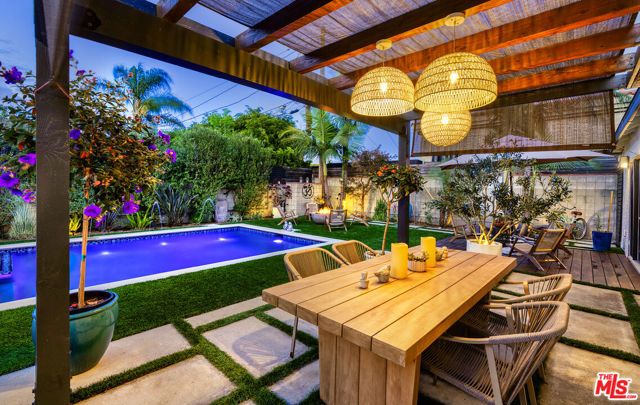 11172 Braddock Drive, Culver City, CA 90230