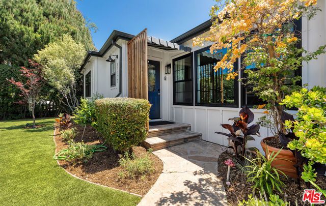 11172 Braddock Drive, Culver City, CA 90230