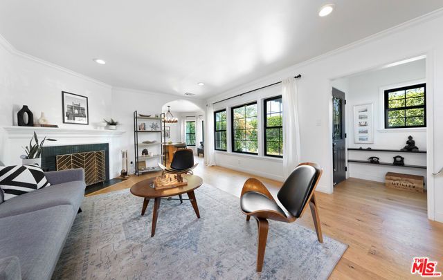 11172 Braddock Drive, Culver City, CA 90230