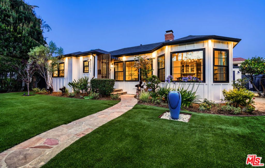11172 Braddock Drive, Culver City, CA 90230