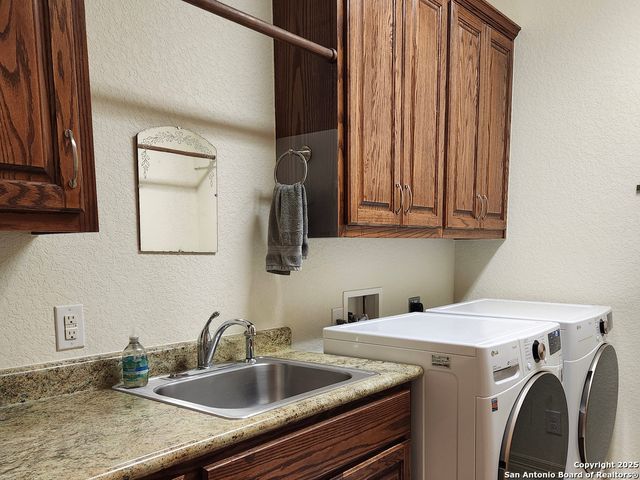 184 Scenic Hills Drive, La Vernia, TX 78121