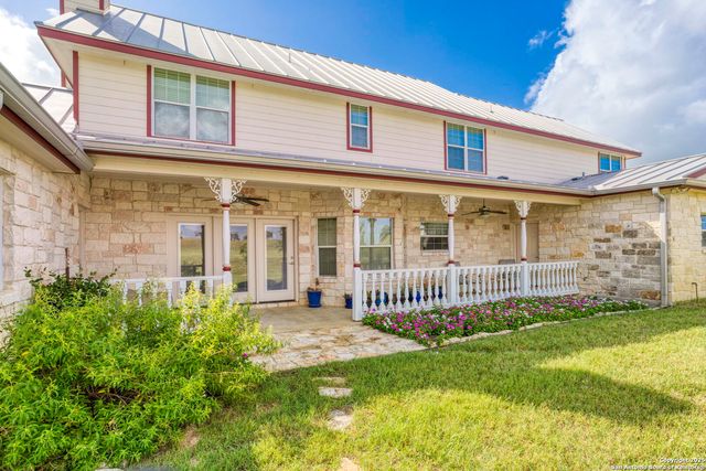 184 Scenic Hills Drive, La Vernia, TX 78121