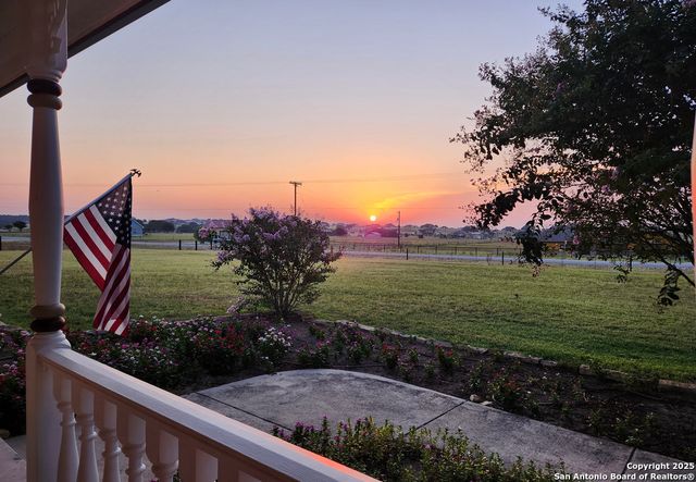 184 Scenic Hills Drive, La Vernia, TX 78121