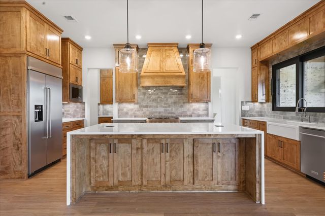 2704 Veridian Point Drive, Burleson, TX 76028