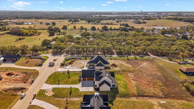 2704 Veridian Point Drive, Burleson, TX 76028