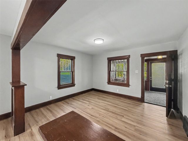 3911 7th Street, Des Moines, IA 50313
