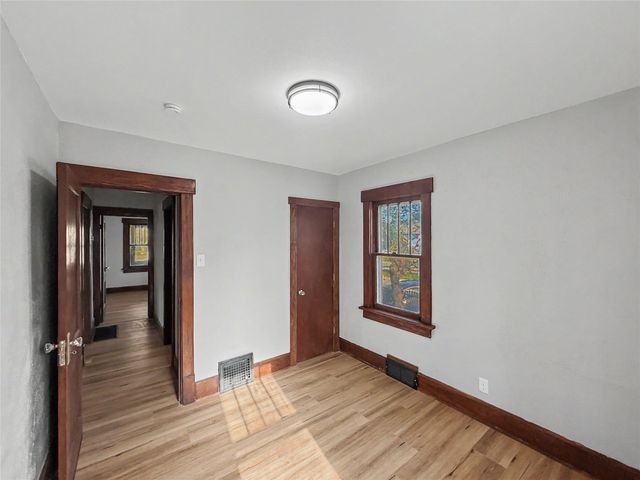 3911 7th Street, Des Moines, IA 50313