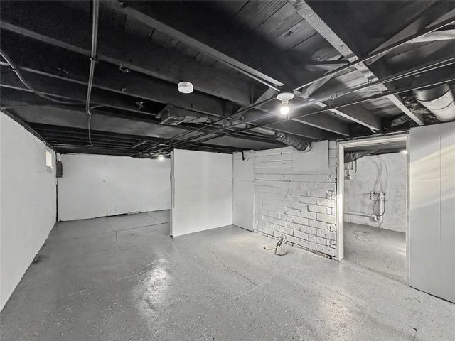 3911 7th Street, Des Moines, IA 50313