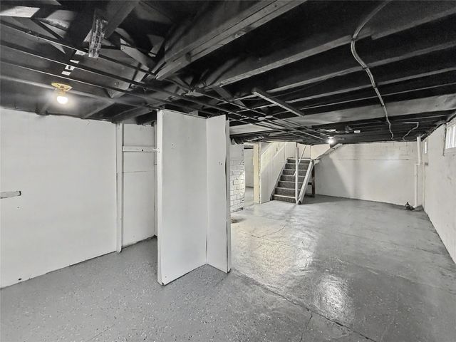 3911 7th Street, Des Moines, IA 50313