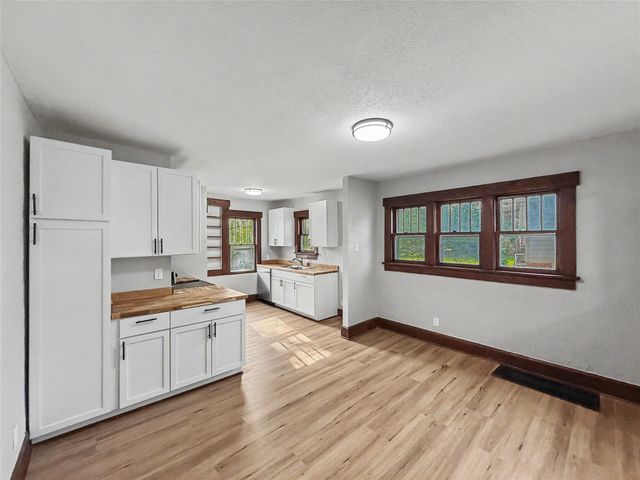 3911 7th Street, Des Moines, IA 50313