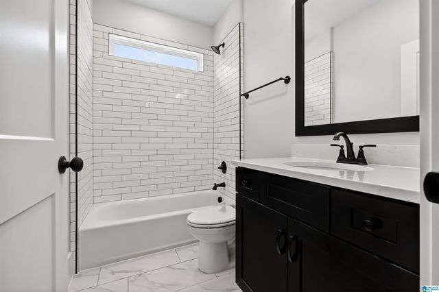 1122 GREY OAKS VALLEY, Pelham, AL 35124