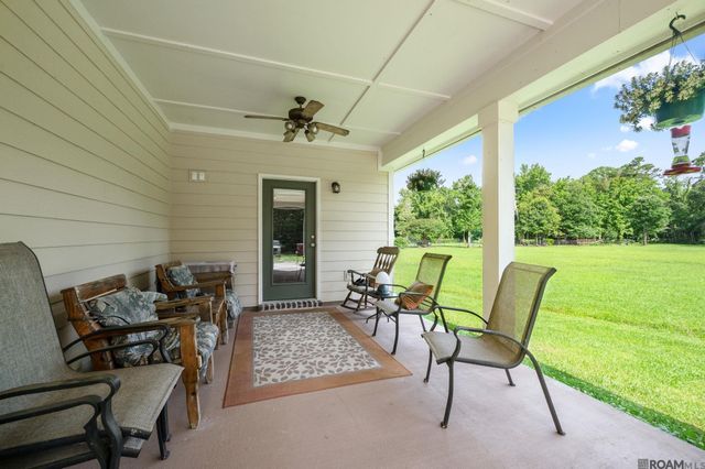 13567 Arnold Rd, Walker, LA 70785