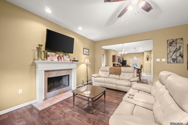 13567 Arnold Rd, Walker, LA 70785