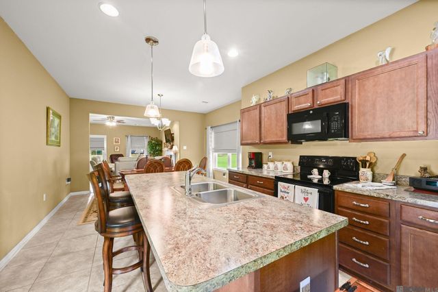 13567 Arnold Rd, Walker, LA 70785