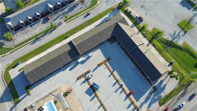 2301 W Walnut Street 13,14,15, Rogers, AR 72756