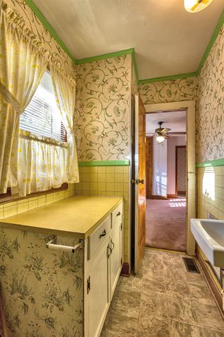 182 Garvin Lake Rd, Gaffney, SC 29340