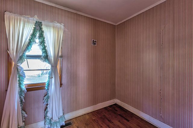 182 Garvin Lake Rd, Gaffney, SC 29340