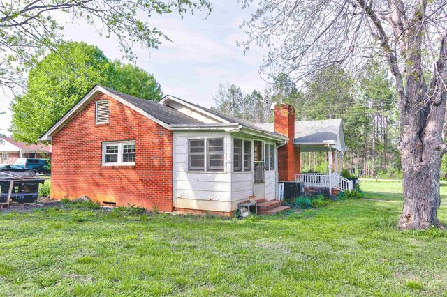 182 Garvin Lake Rd, Gaffney, SC 29340