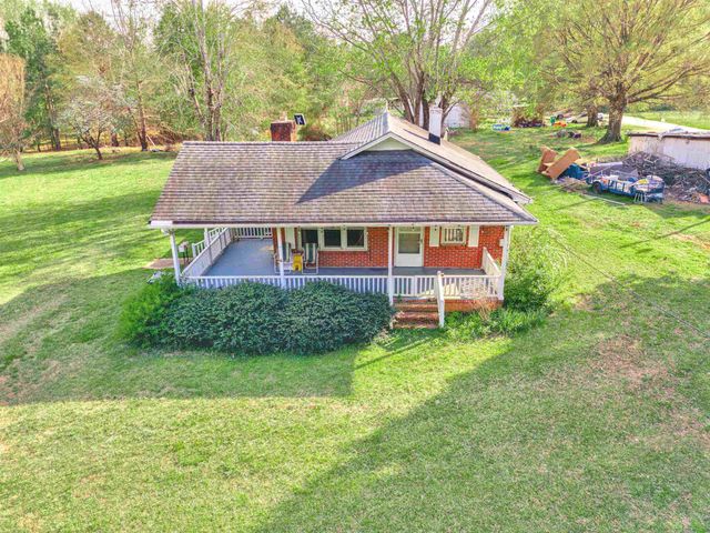 182 Garvin Lake Rd, Gaffney, SC 29340