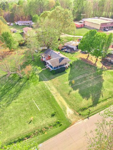 182 Garvin Lake Rd, Gaffney, SC 29340