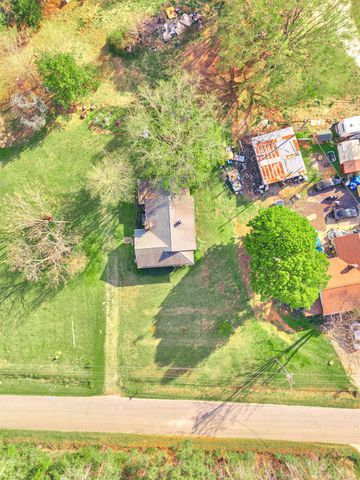 182 Garvin Lake Rd, Gaffney, SC 29340