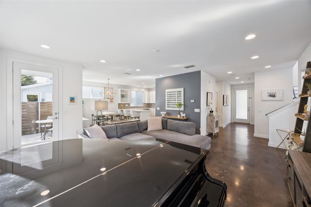 6546 E Lovers Lane, Dallas, TX 75214