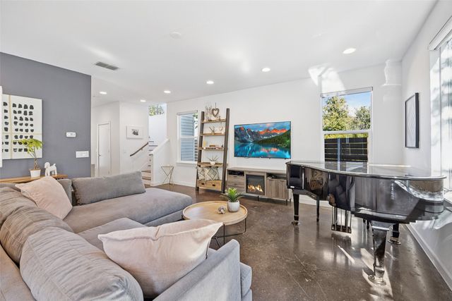 6546 E Lovers Lane, Dallas, TX 75214