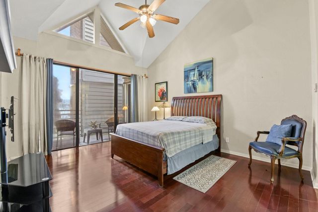 1913 Enterprise Avenue, League City, TX 77573