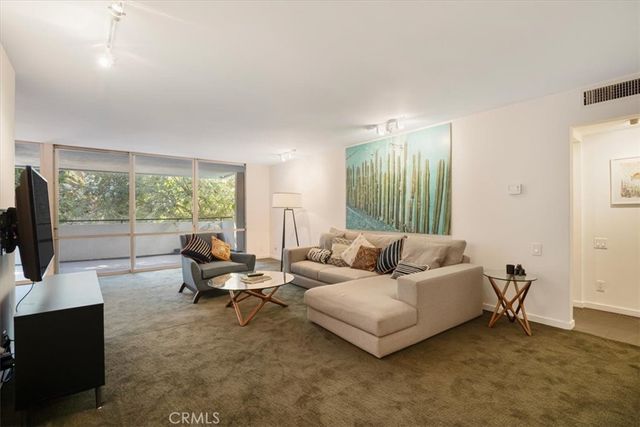 850 N Kings Road 202, West Hollywood, CA 90069