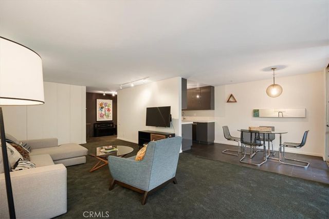 850 N Kings Road 202, West Hollywood, CA 90069