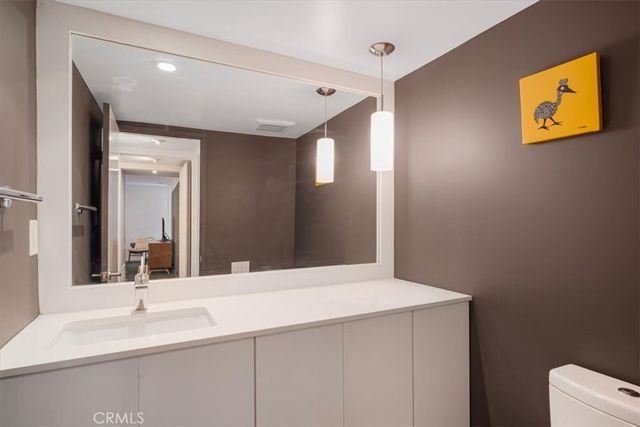 850 N Kings Road 202, West Hollywood, CA 90069