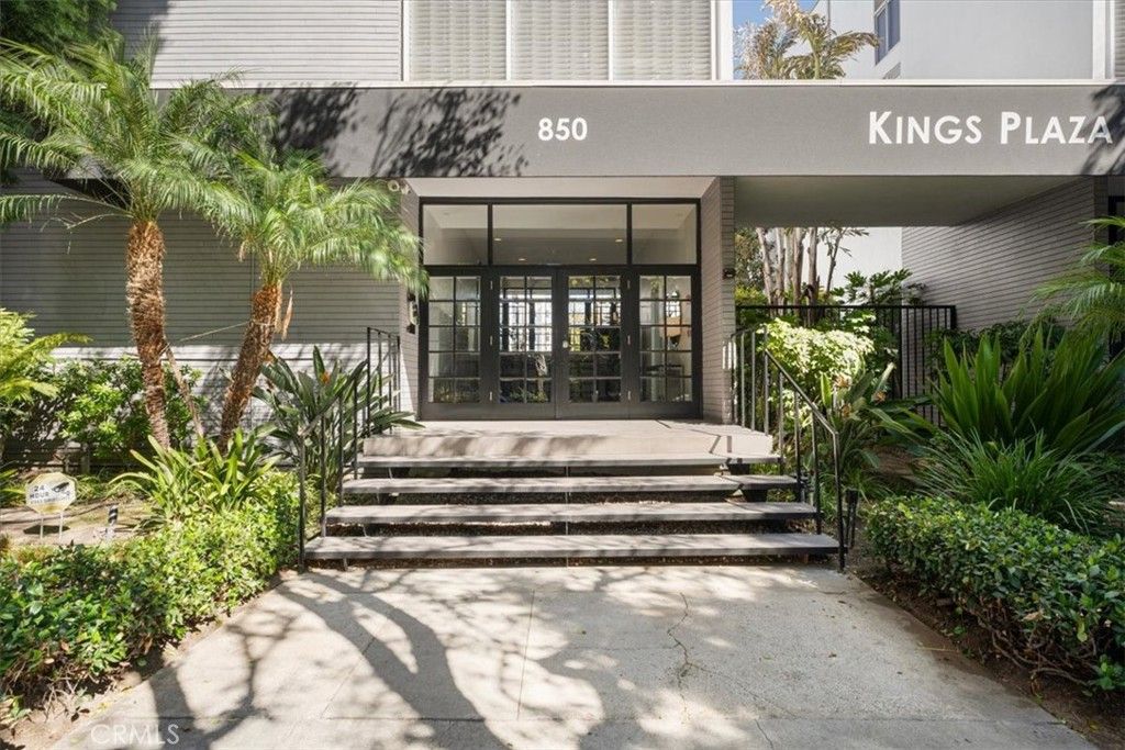 850 N Kings Road 202, West Hollywood, CA 90069