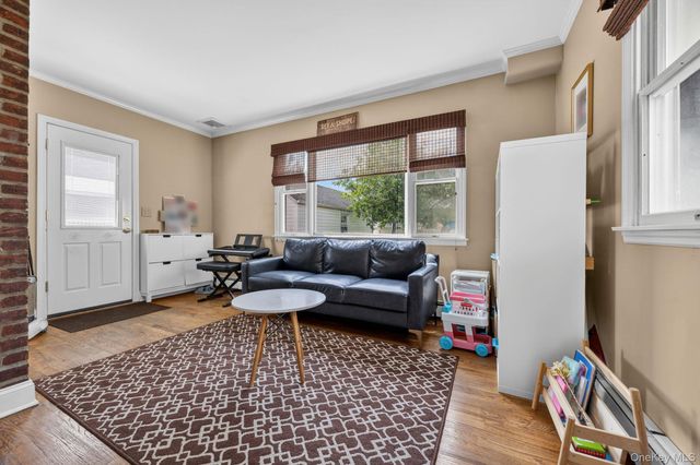 1049 Admont Avenue, Franklin Square, NY 11010