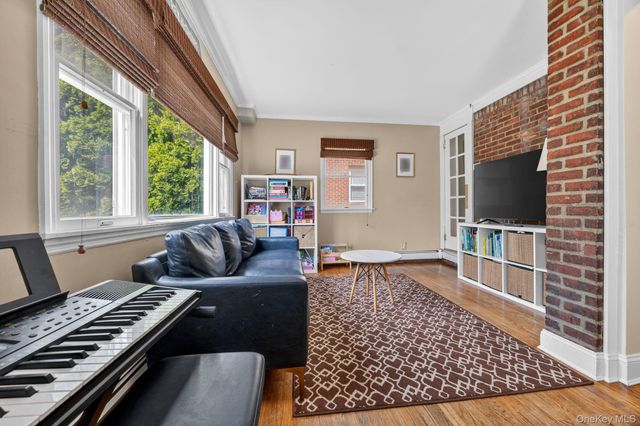1049 Admont Avenue, Franklin Square, NY 11010