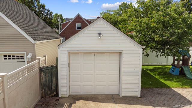 1049 Admont Avenue, Franklin Square, NY 11010