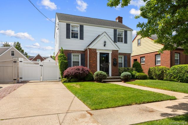1049 Admont Avenue, Franklin Square, NY 11010