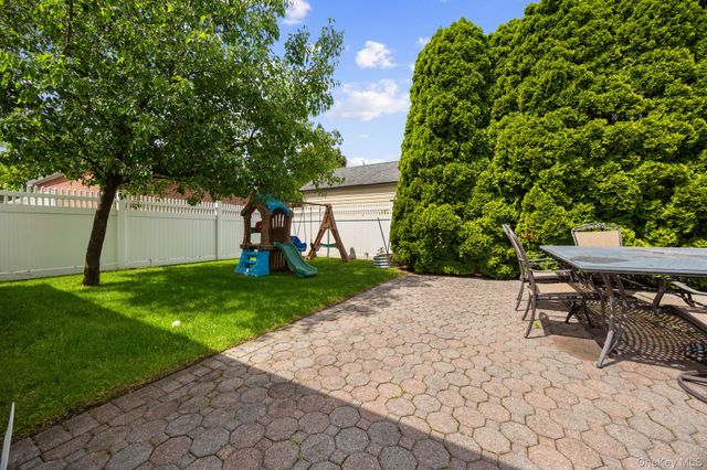 1049 Admont Avenue, Franklin Square, NY 11010