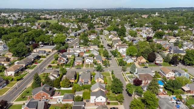 1049 Admont Avenue, Franklin Square, NY 11010