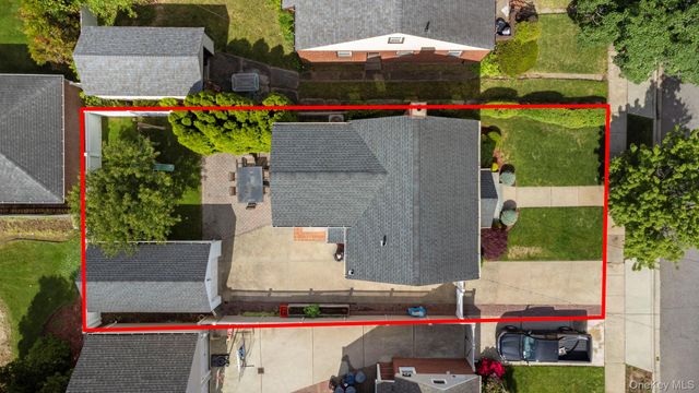 1049 Admont Avenue, Franklin Square, NY 11010