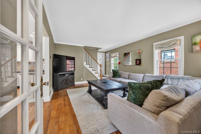 1049 Admont Avenue, Franklin Square, NY 11010