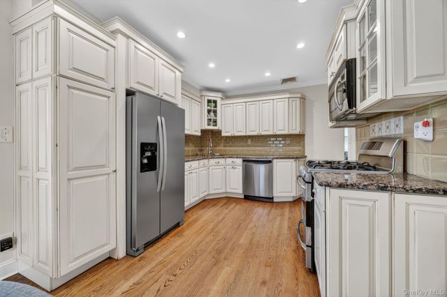 1049 Admont Avenue, Franklin Square, NY 11010