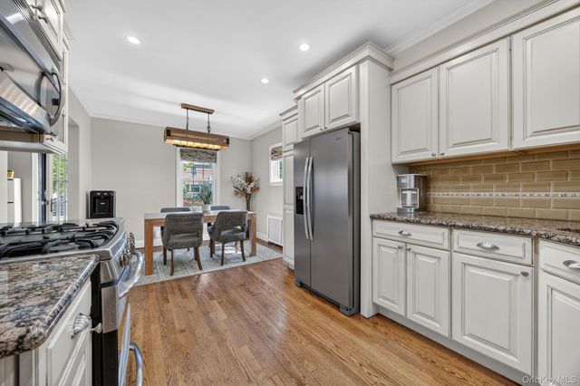 1049 Admont Avenue, Franklin Square, NY 11010