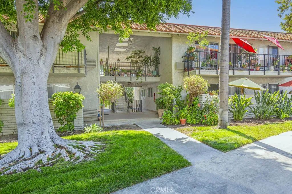 2266 Via Puerta, Laguna Woods, CA 92637