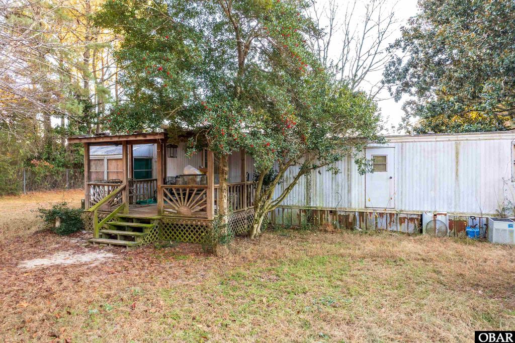 Image 14 of property listing at 128 Snow Goose Lane, Knotts Island, NC 27950