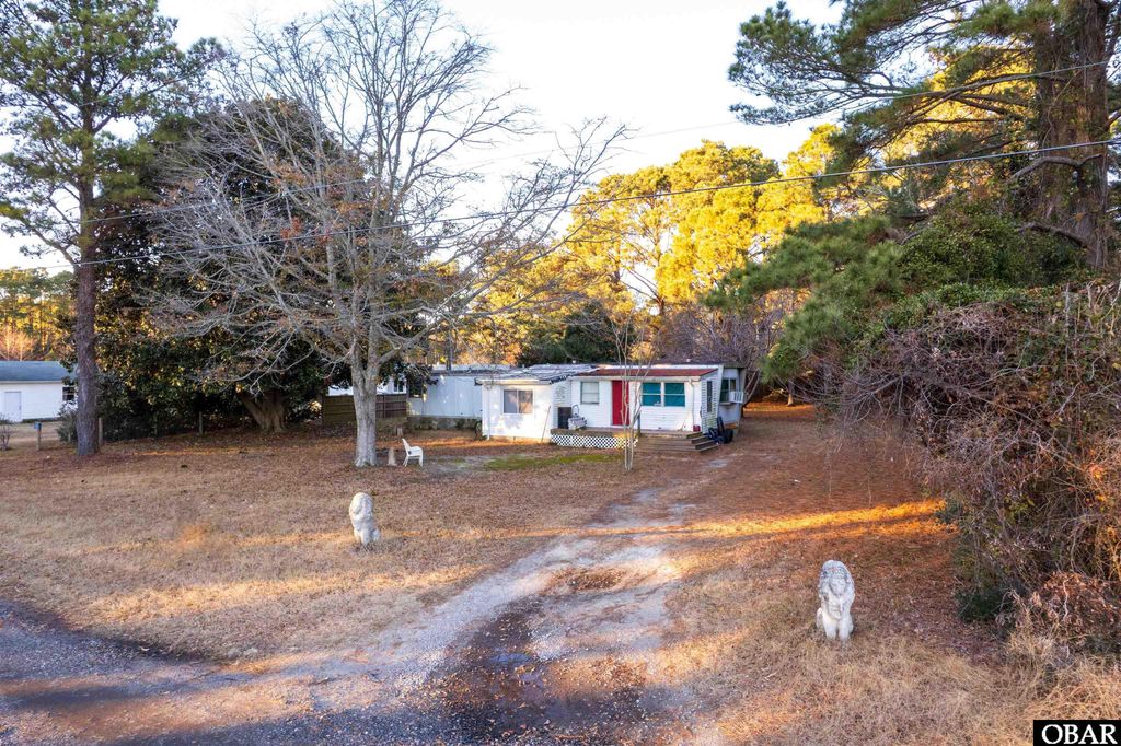Image 3 of property listing at 128 Snow Goose Lane, Knotts Island, NC 27950