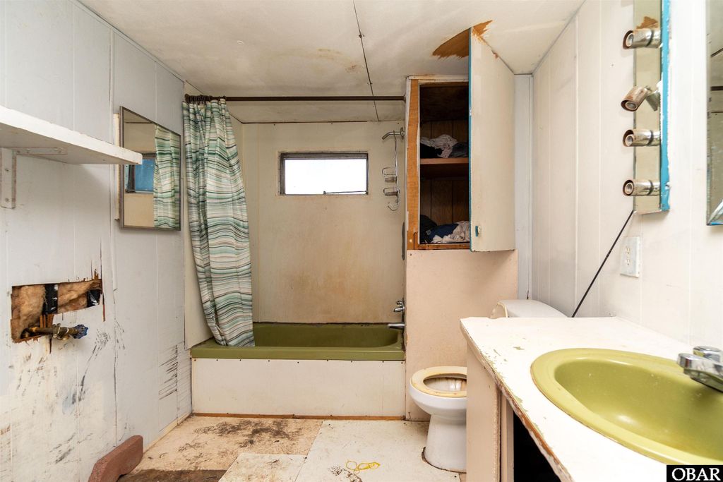 Image 40 of property listing at 128 Snow Goose Lane, Knotts Island, NC 27950