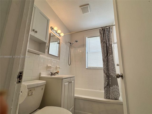 1441 NE 134th Rd 2, North Miami, FL 33161