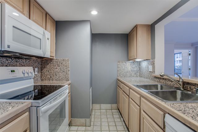 4242 Lomo Alto Drive N51, Highland Park, TX 75219