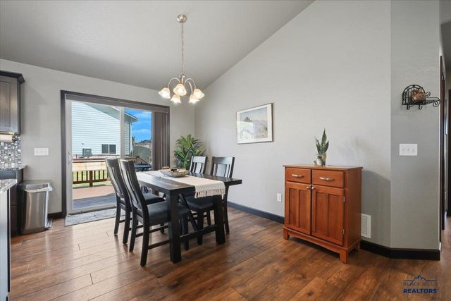 3640 BLACKPOWDER RD, Rapid City, SD 57703