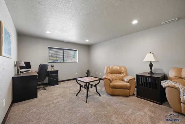 3640 BLACKPOWDER RD, Rapid City, SD 57703